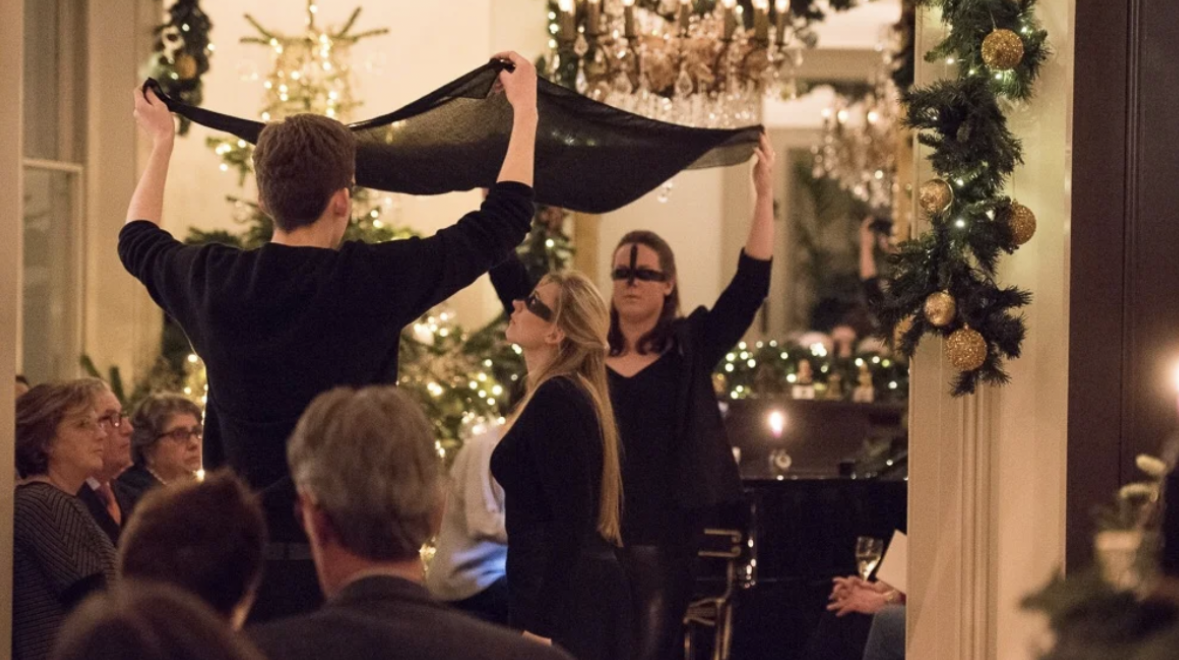 Handel's Messiah performed by candlelight