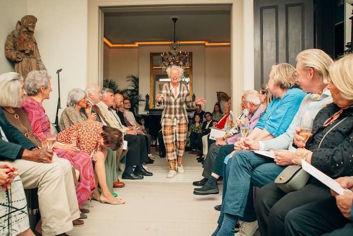 Salon Opera performance